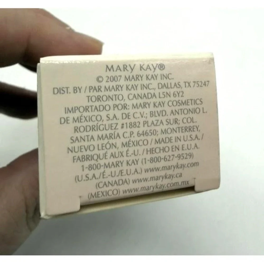 New In Box Mary Kay Full Coverage Foundation Beige 305 Normal/Dry -Pink Cap